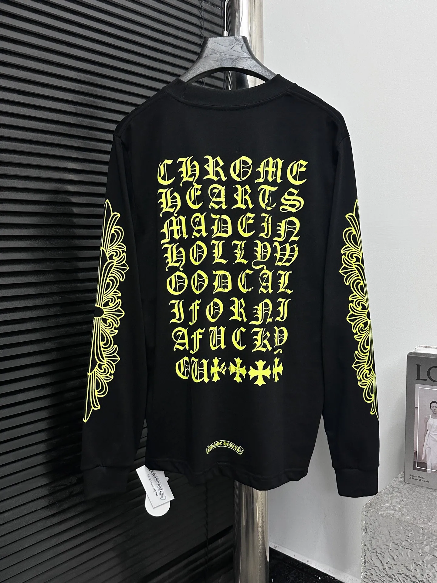 🅿️230 [Come Hearts] Crow Heart Graffiti Letters Limited Sanskrit Printed Long Sleeves, High Weight Threads on Collar and Cuffs, Custom Weaved and Dyed 280g Double Yarn Pure Cotton Fabric, Washed Anti-Counterfeiting Tags and other auxiliary labels are all correct versions, super conspicuous, super pretty, super stylish, same style for men and women! The overall upper body highlights fashion and individuality, and when worn together by a couple, it is a recommended T-shirt by the Street Ace!! Same style for men and women Size: XS-L